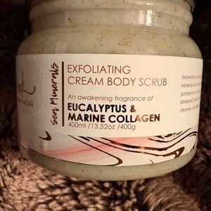 Manna Kadar Sea Minerals Exfoliating Body Scrub